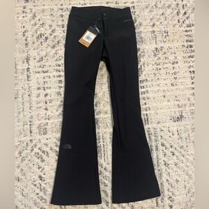 NWT The North Face Apex Women’s Ski Pants size XS with fleece lining.